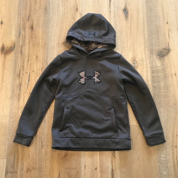 black under armour hoodie with camo logo